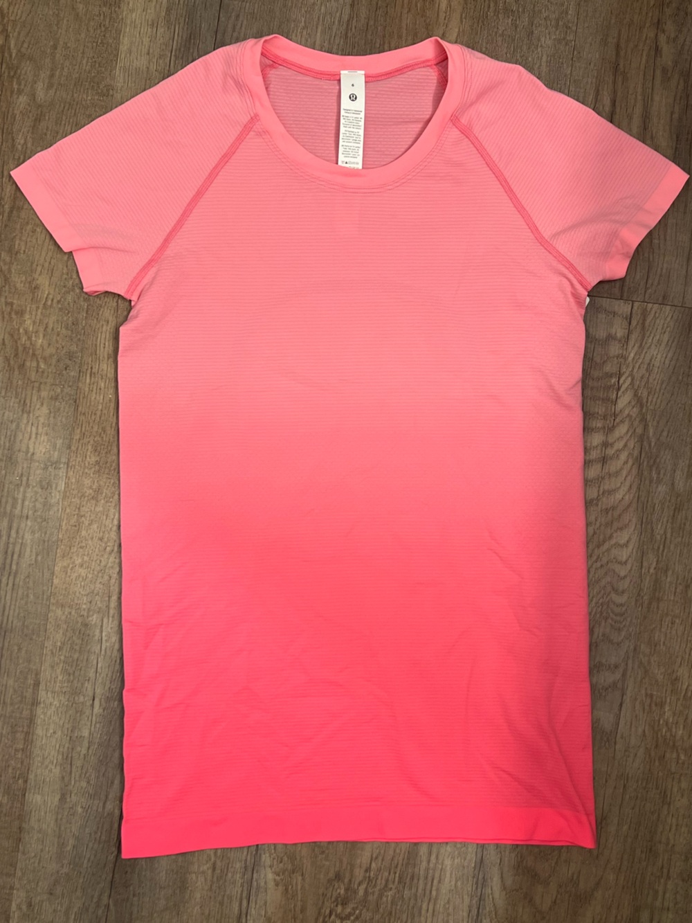 Lululemon Swiftly Tech Short Sleeve 2.0 Shirt Ombre Strawberry Multi Size 6 NWT